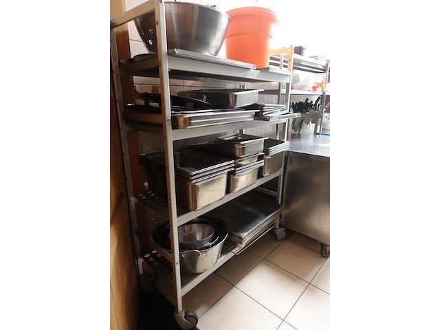 Verrijdbaar rek + inhoud - afbeelding 3 van  10