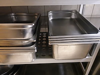 Verrijdbaar rek + inhoud - afbeelding 9 van  10