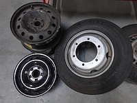 Verrijdbaar rek met diverse banden met velg - afbeelding 4 van  5