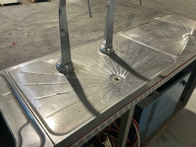 Verrijdbaar toogmeubel - afbeelding 10 van  14