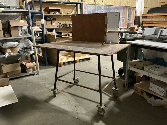 Verrijdbaar werktafeltje - afbeelding 2 van  3