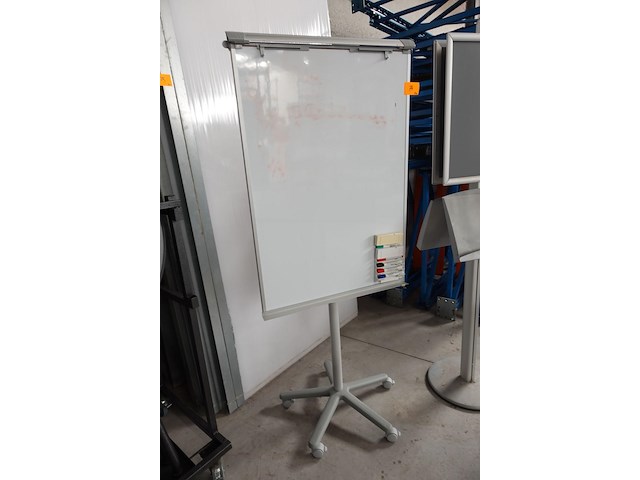 Verrijdbaar whitebord + 4x diverse presentatiebord - afbeelding 2 van  4