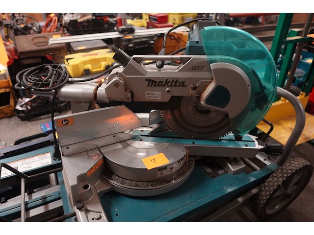 Verrijdbare afkortzaagmachine makita - afbeelding 2 van  7