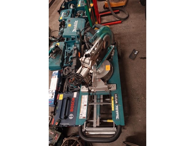 Verrijdbare afkortzaagmachine makita - afbeelding 3 van  7