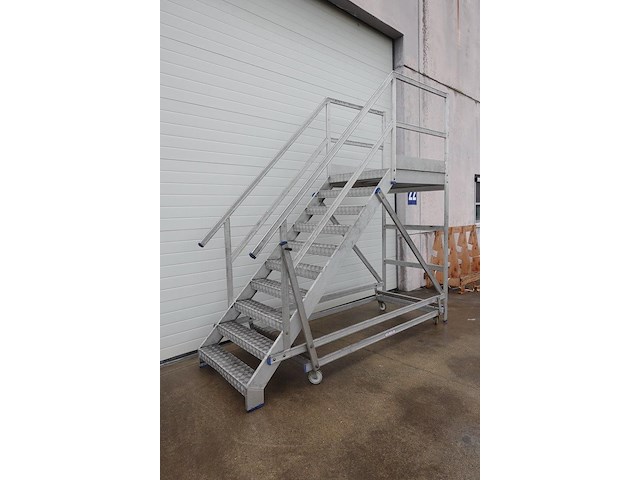Verrijdbare alu magazijn ladder - afbeelding 2 van  5