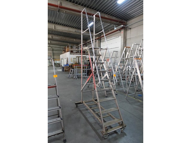 Verrijdbare alu magazijnladder - afbeelding 1 van  3