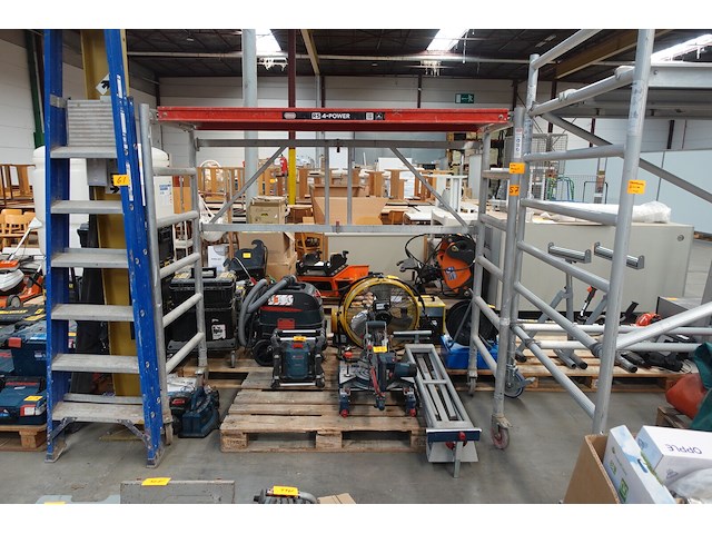 Verrijdbare alu stelling altrex - afbeelding 1 van  4