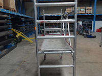 Verrijdbare alu stelling altrex - afbeelding 2 van  7