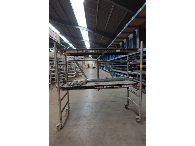 Verrijdbare alu stelling altrex - afbeelding 1 van  7