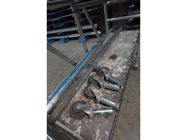 Verrijdbare alu stelling altrex - afbeelding 5 van  7