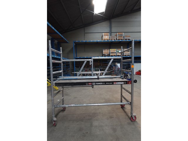 Verrijdbare alu stelling altrex - afbeelding 1 van  5