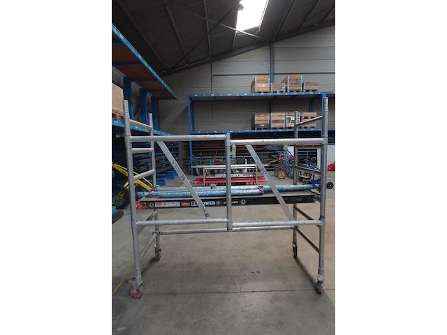 Verrijdbare alu stelling altrex - afbeelding 4 van  5