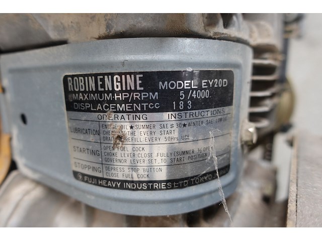 Verrijdbare benzine generator robin - afbeelding 7 van  10