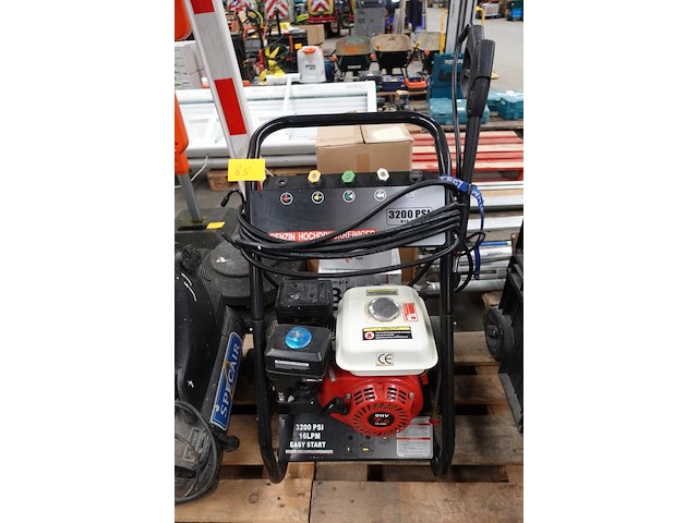 Verrijdbare benzine-hogedrukreiniger - afbeelding 1 van  10