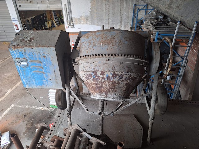 Verrijdbare betonmolen plevam - afbeelding 3 van  6