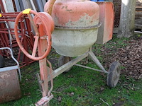 Verrijdbare betonmolen - afbeelding 2 van  5