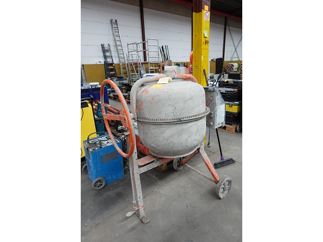 Verrijdbare betonmolen - afbeelding 4 van  4