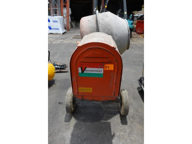 Verrijdbare betonneuze atika - afbeelding 2 van  6