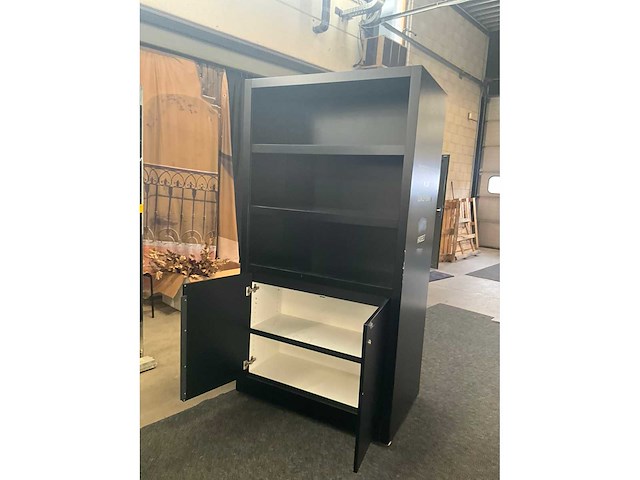 Verrijdbare beursstand met tv sony - afbeelding 2 van  10