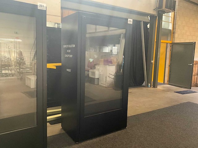 Verrijdbare beursstand met tv sony - afbeelding 5 van  11