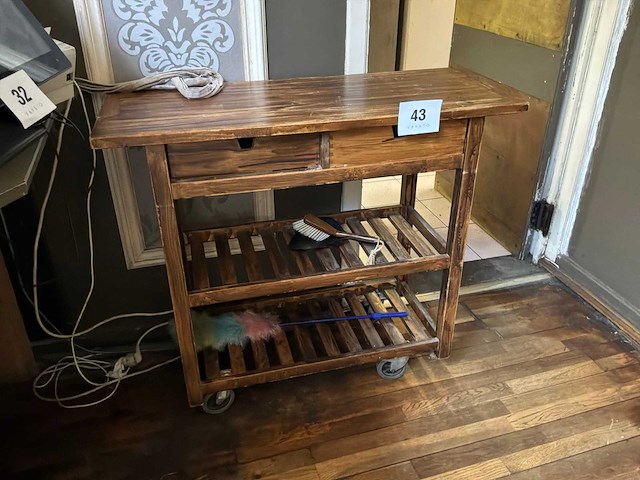 Verrijdbare bijzettafel - afbeelding 1 van  1