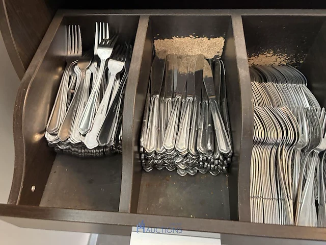 Verrijdbare buffetkast - afbeelding 7 van  9