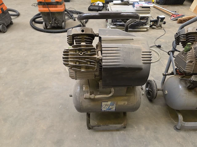 Verrijdbare compacte luchtcompressor s. magnum - afbeelding 2 van  4