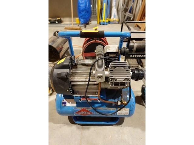 Verrijdbare compressor airpress - afbeelding 1 van  3