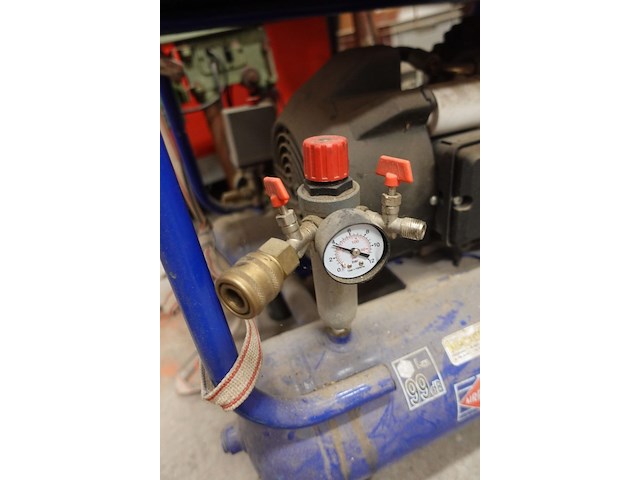 Verrijdbare compressor airpress - afbeelding 6 van  7