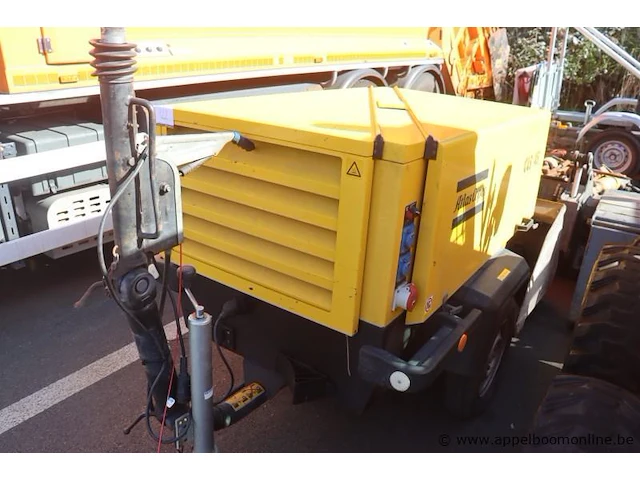 Verrijdbare compressor atlas copco xas 46, bj 1999, cap 20,4kw, compleet met toebehoren - afbeelding 4 van  8