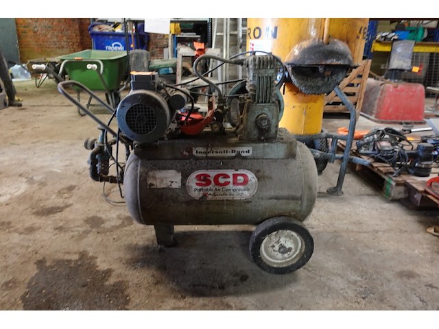 Verrijdbare compressor ingersoll-rand - afbeelding 1 van  2