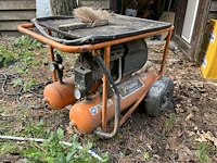 Verrijdbare compressor paslode
