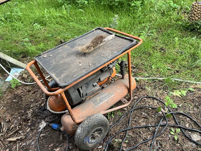 Verrijdbare compressor paslode - afbeelding 3 van  4