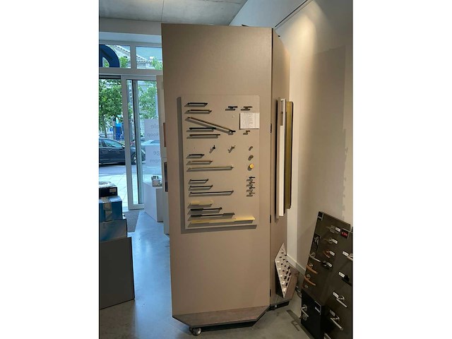 Verrijdbare dubbelzijdige winkeldisplay (9x) - afbeelding 4 van  8