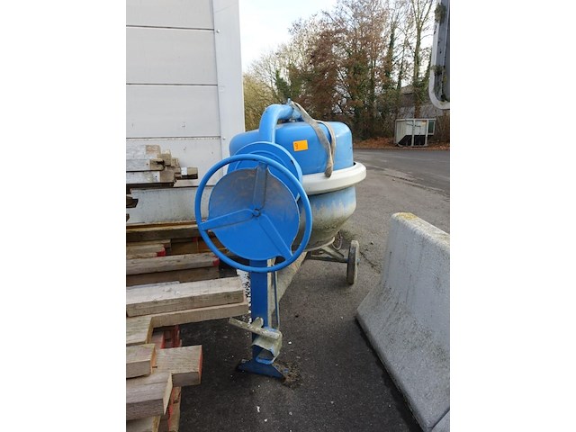 Verrijdbare elektrische betonmolen intermat - afbeelding 2 van  3