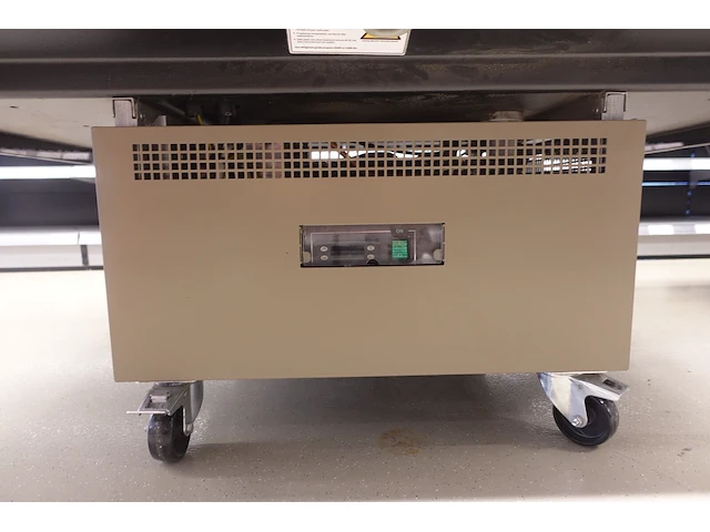 Verrijdbare elektrische koeltoonbank jbg - afbeelding 3 van  7