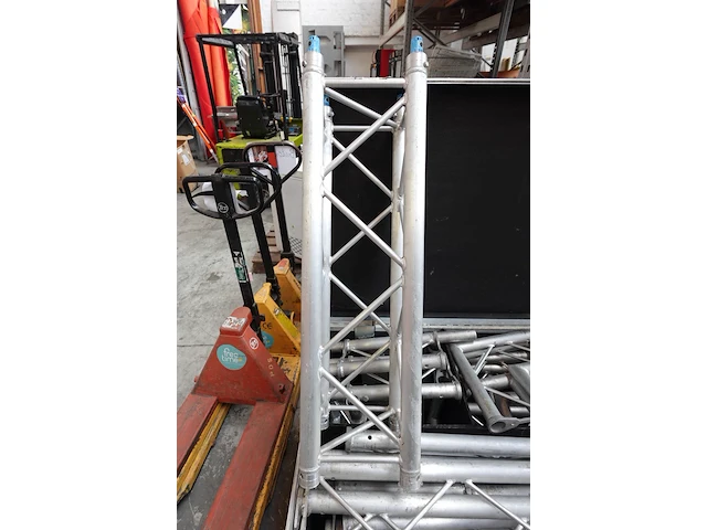 Verrijdbare flightcase + alu trussen - afbeelding 2 van  7