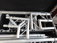 Verrijdbare flightcase + alu trussen - afbeelding 4 van  7