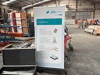 Verrijdbare flightcase met banners - afbeelding 1 van  1