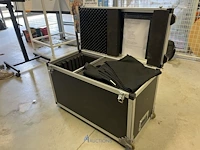 Verrijdbare flightcase met toetsenborden en laptoptassen hp