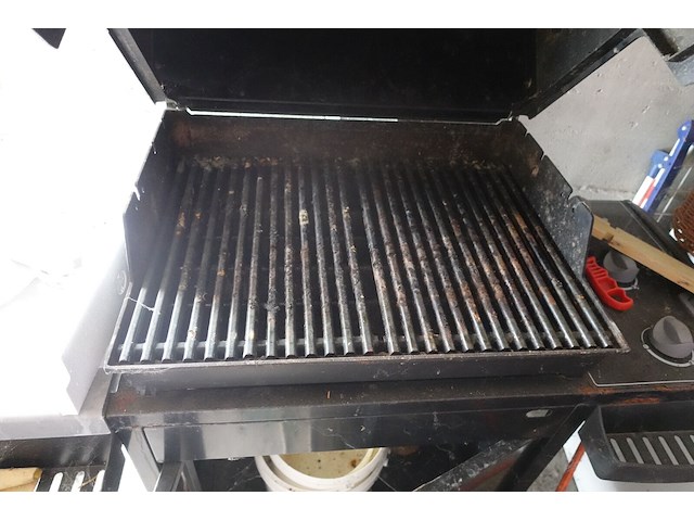 Verrijdbare gasbarbecue weber - afbeelding 2 van  6