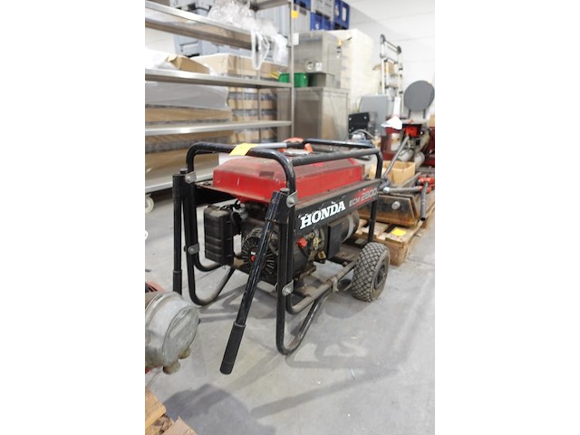 Verrijdbare generator honda - afbeelding 3 van  7