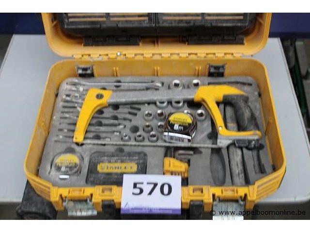 Verrijdbare gereedchapskoffer stanley met inhoud - afbeelding 2 van  4