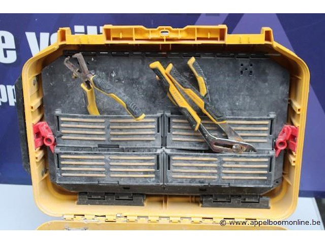 Verrijdbare gereedchapskoffer stanley met inhoud - afbeelding 3 van  4