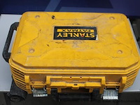 Verrijdbare gereedchapskoffer stanley met inhoud - afbeelding 4 van  4