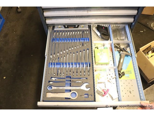 Verrijdbare gereedschapswagen met inhoud en gereedschappen - afbeelding 6 van  6