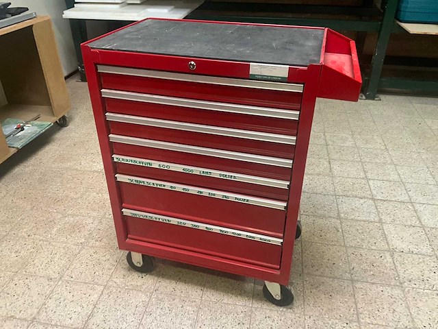 Verrijdbare gereedschapswagen met inhoud - afbeelding 1 van  7