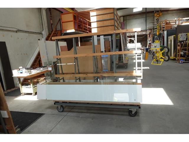 Verrijdbare glasbok - afbeelding 1 van  2