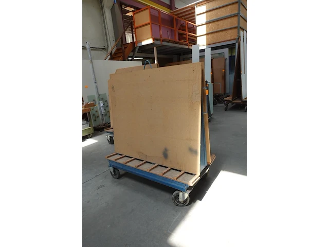 Verrijdbare glasbok - afbeelding 1 van  3