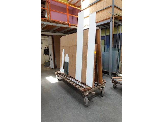 Verrijdbare glasbok - afbeelding 1 van  2